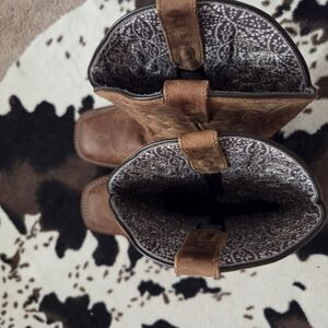Laredo Myra Bottes habillées brodées à bout carré pour